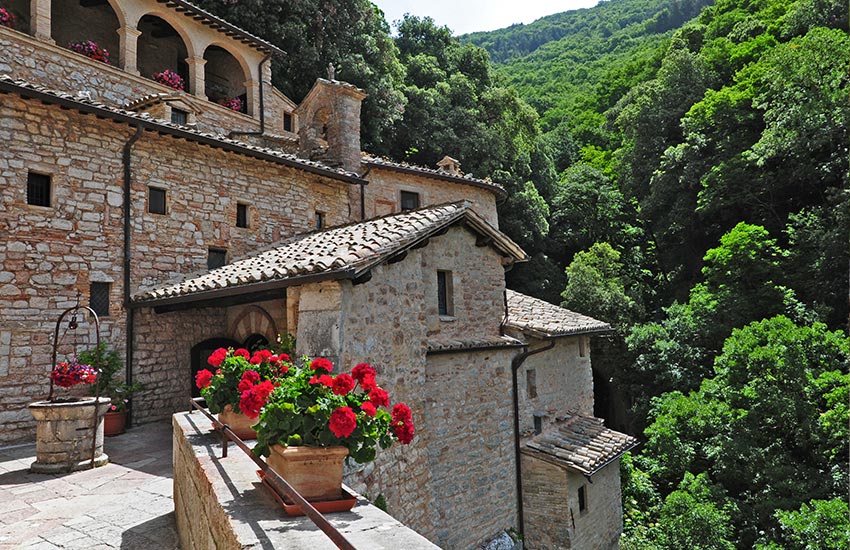 tour Eremo delle carceril luogo di preghiera francescano